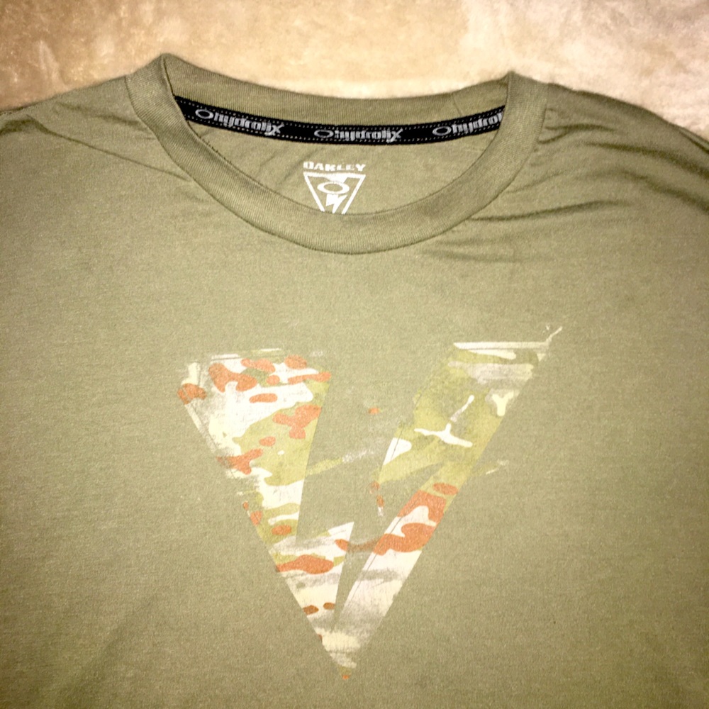 Men’s Oakley short sleeve Tee